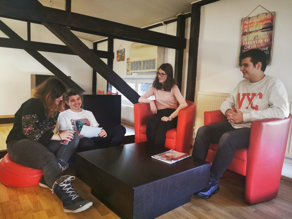 Cum alegi cel mai bun curs de engleză pentru copilul tău? 1 tabere shakespeare school