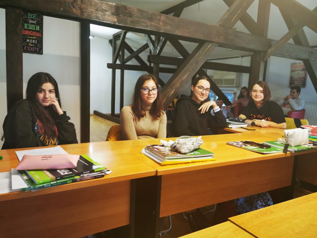 Cursuri de vară în engleză pentru copilul tău 5 cursuri vara shakespeare 2025