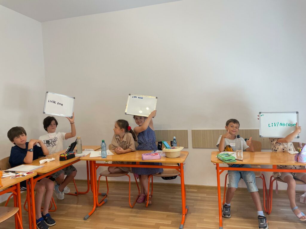 Cursuri de vară în engleză pentru copilul tău 4 cursuri de engleza Shakespeare School