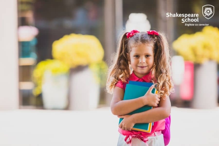 Cum ajutăm copilul timid să își depășească temerile 3 Cum ajutam copilul timid sa isi depaseasca temerile 3