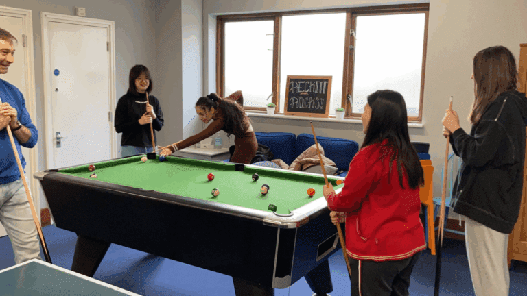 Tabara engleza Leighton Park School, Anglia - UK 8 tabara-engleza-leighton-park-school-anglia-uk-13