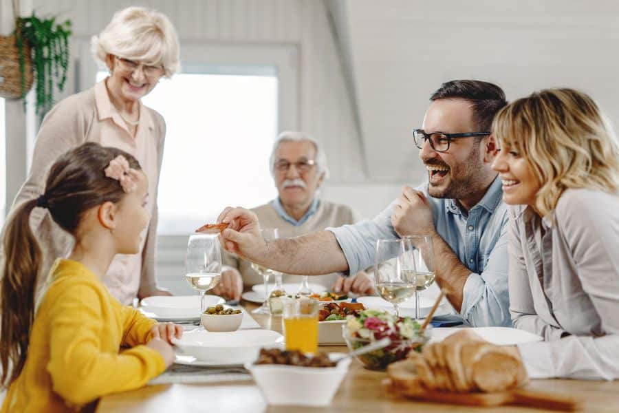 De ce sunt mesele in familie importante pentru dezvoltarea copiilor 1