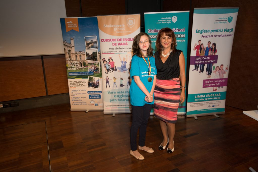 Castigatorii Shakespeare School Essay Competition 2017 2 Zibileanu Maria Anne Lisa 17 ani locul I categoria 14 19 ani alaturi de Adriana Alionte