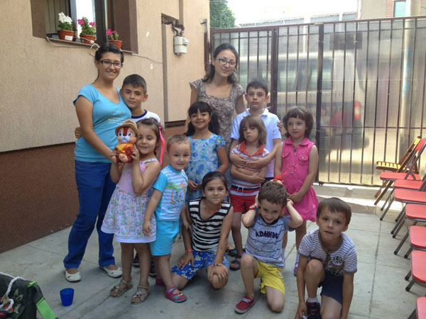 Voluntar "Engleza pentru Viata" - Mihaela-Roxana Munteanu 2 mihaela la copiii