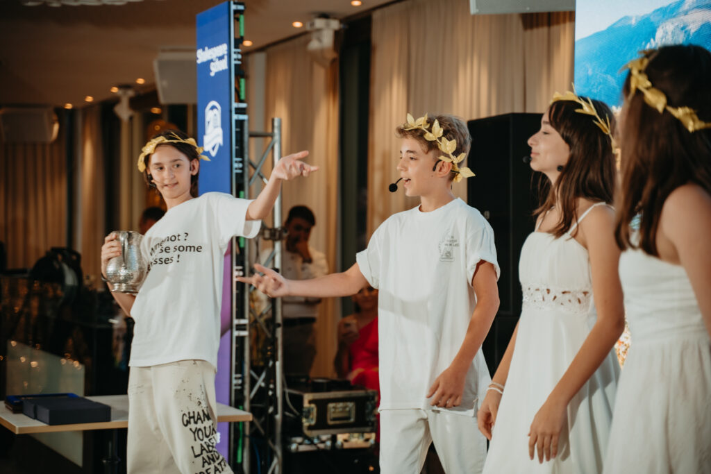 Curs de vara | Limba Engleza pentru copii (11-14 ani) | Club Teatru: Shakespeare Remix 5 curs-vara-engleza-teatru-copii-adolescenti-2