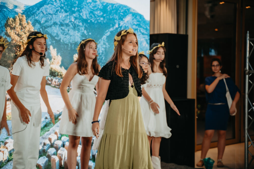 Curs de vara | Limba Engleza pentru copii (11-14 ani) | Club Teatru: Shakespeare Remix 7 curs-vara-engleza-teatru-copii-adolescenti-4